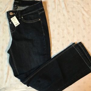 WHBM - Noir Slim Crop Dark Wash
